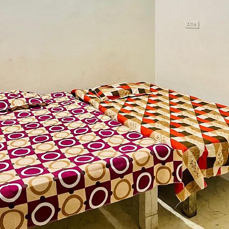 Om Sai Guest House Varanasi Luaran gambar