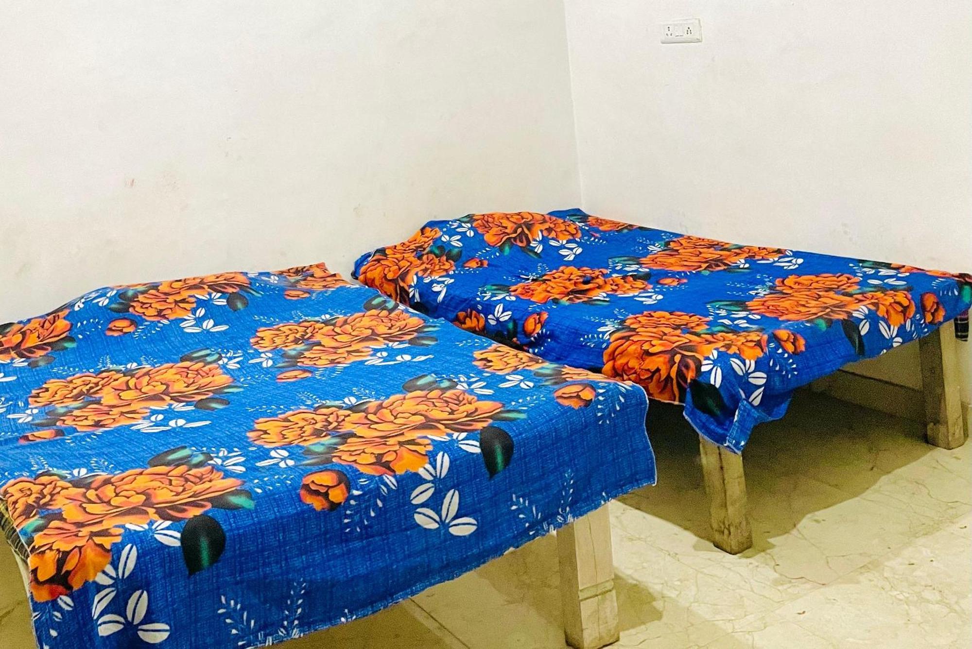 Om Sai Guest House Varanasi Luaran gambar