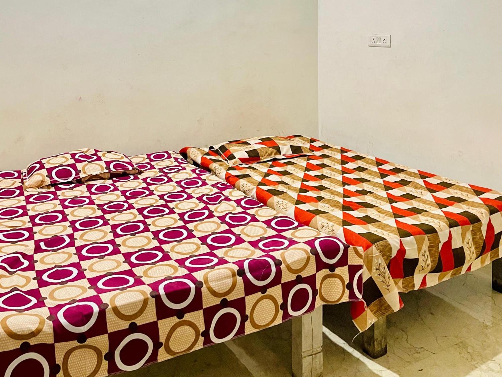 Om Sai Guest House Varanasi Luaran gambar